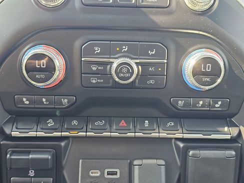 Used 2021 GMC Sierra 1500 SLT w/ SLT Premium Package AWD/4WD image 30