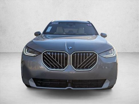 Used 2025 BMW X3 xDrive30i w/ Premium Package image 2