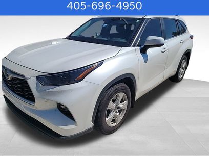 Used 2023 Toyota Highlander LE