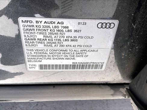 Used 2023 Audi e-tron Premium Plus w/ Premium Plus Package image 33