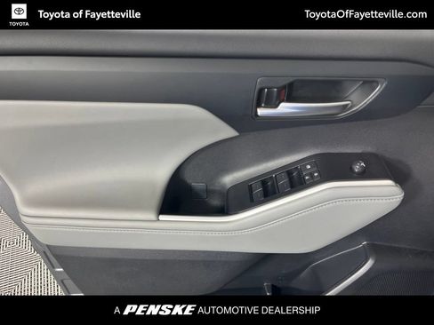 Certified 2026 Toyota Highlander XLE AWD/4WD image 30