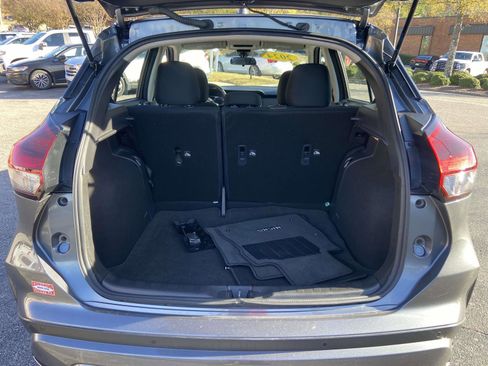 Used 2024 Nissan Kicks S image 28