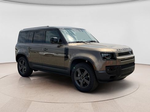 Used 2026 Land Rover Defender 110 S AWD/4WD image 7
