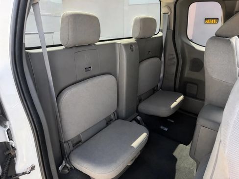 Used 2019 Nissan Frontier S RWD image 19
