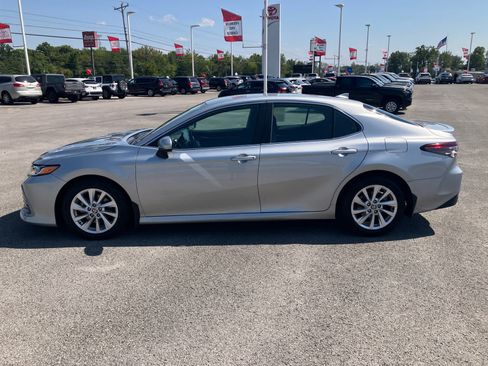 Used 2023 Toyota Camry LE FWD image 4
