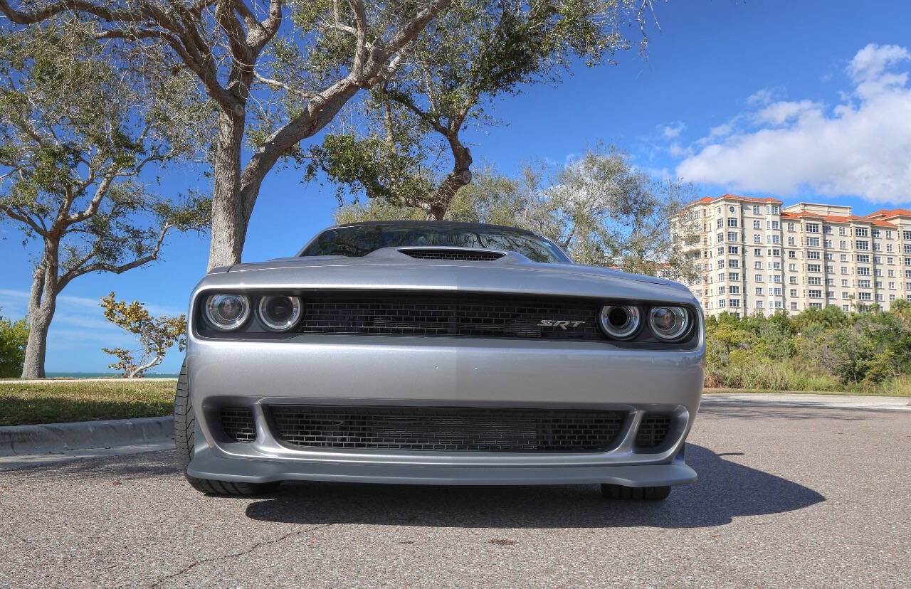 Used 2015 Dodge Challenger SRT Hellcat RWD image 15