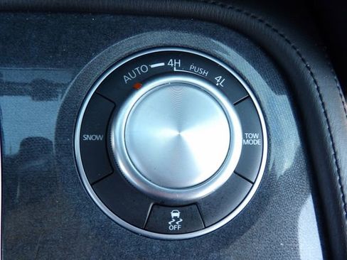 Used 2024 Nissan Armada SV AWD/4WD image 19