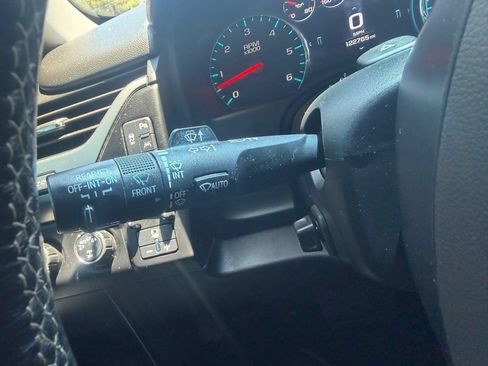 Used 2019 Chevrolet Tahoe Premier AWD/4WD image 16