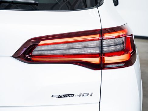 Used 2023 BMW X5 sDrive40i w/ Executive Package image 29