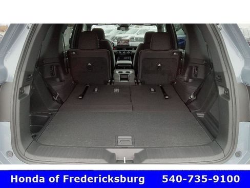 Used 2025 Honda Pilot Sport image 39