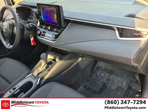 Used 2024 Toyota Corolla LE AWD/4WD image 37