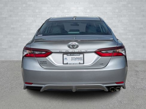 Used 2021 Toyota Camry SE image 6