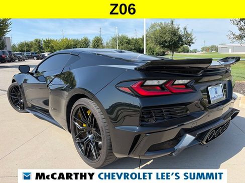 Used 2025 Chevrolet Corvette Z06 RWD image 12