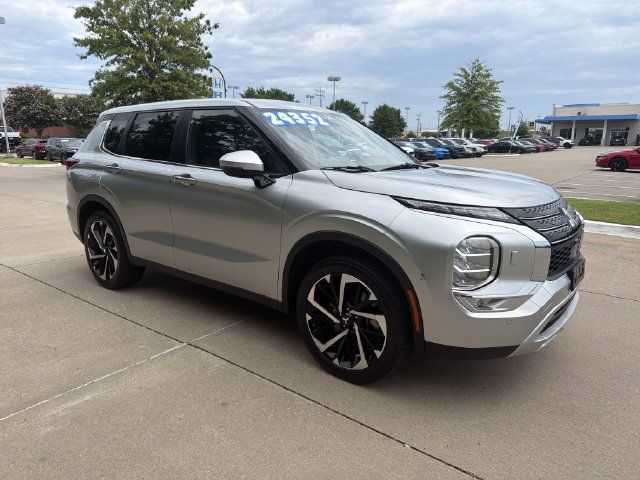 Used 2024 Mitsubishi Outlander SE AWD/4WD image 7