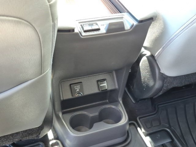 Used 2022 Toyota Sienna XLE w/ XLE Plus Package FWD image 16