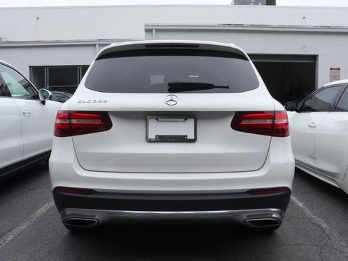Used 2019 Mercedes-Benz GLC 300 image 4