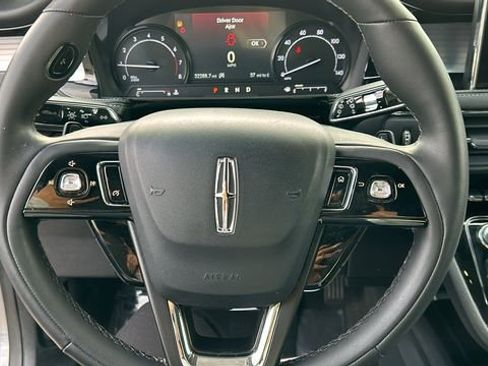 Used 2022 Lincoln Corsair Standard w/ Equipment Group 101A image 19