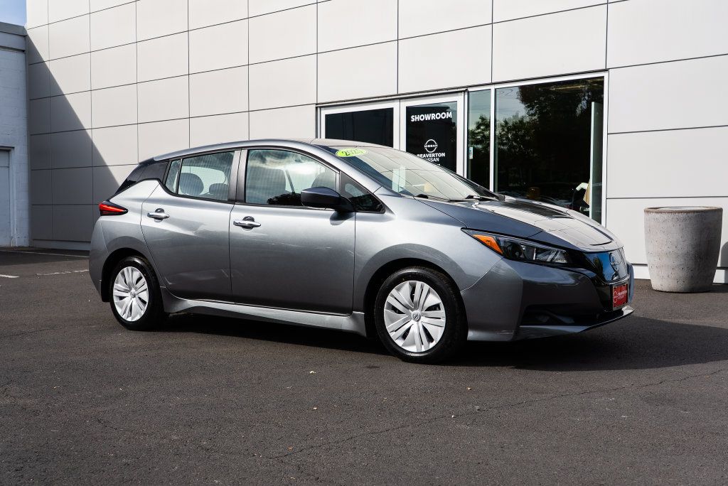 Used 2025 Nissan Leaf S FWD image 29