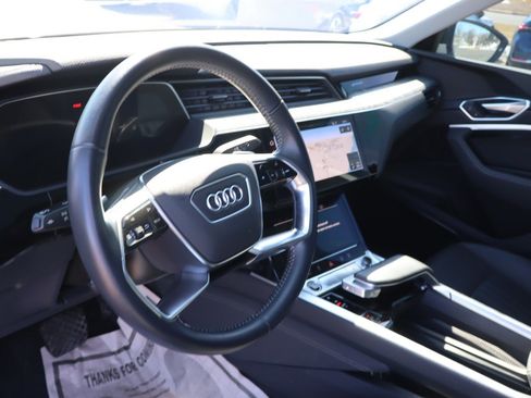 Used 2021 Audi e-tron Premium Plus w/ Premium Plus Package image 9