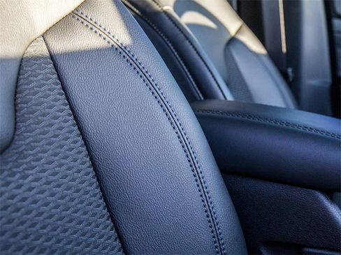 New 2026 Jeep Compass Latitude image 17