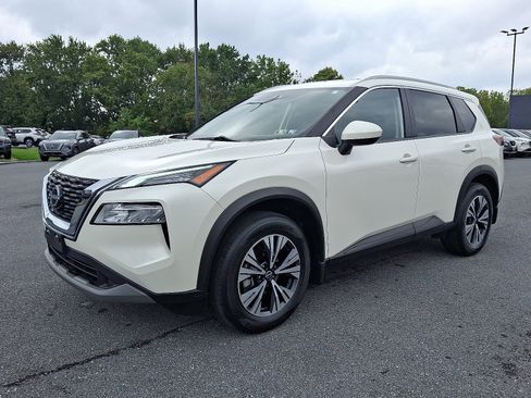 Certified 2023 Nissan Rogue SV w/ SV Premium B Package AWD/4WD image 3