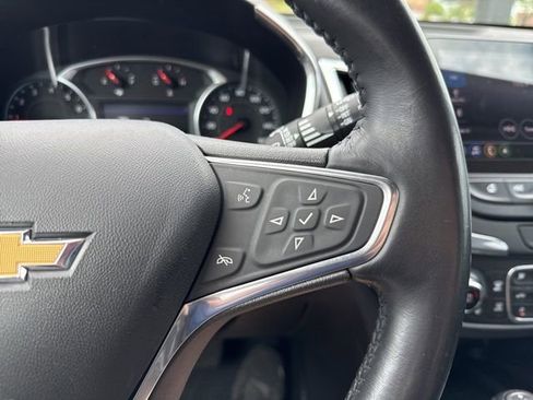 Used 2019 Chevrolet Equinox Premier FWD image 18