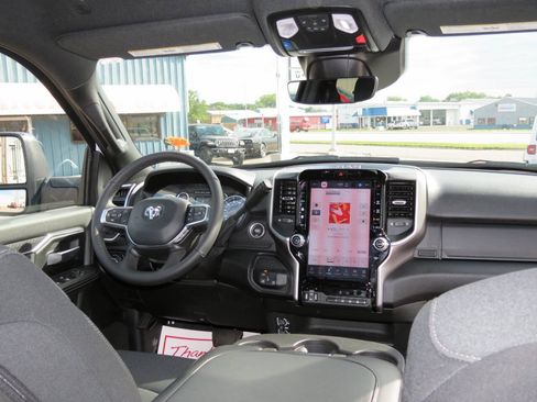 Used 2025 RAM 2500 Big Horn AWD/4WD image 21