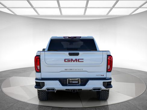 Used 2024 GMC Sierra 1500 AT4 w/ Technology Package AWD/4WD image 3