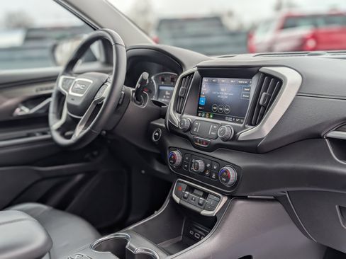 Used 2024 GMC Terrain SLT image 46