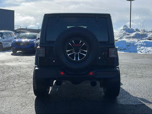 Used 2018 Jeep Wrangler Unlimited Sahara w/ Cold Weather Group image 5