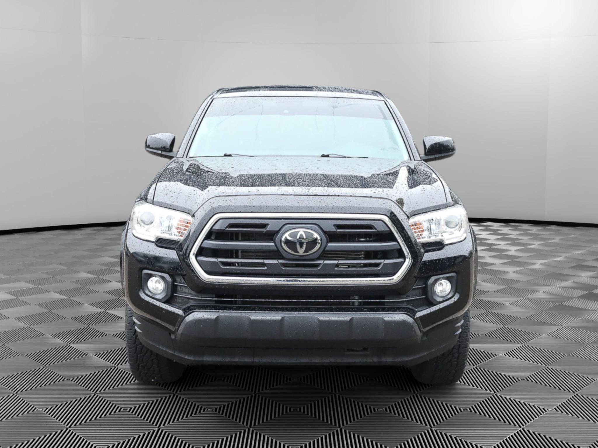 Used 2019 Toyota Tacoma SR5 AWD/4WD image 10