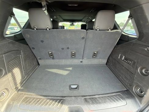 Used 2021 GMC Yukon SLT w/ SLT Luxury Plus Package AWD/4WD image 18