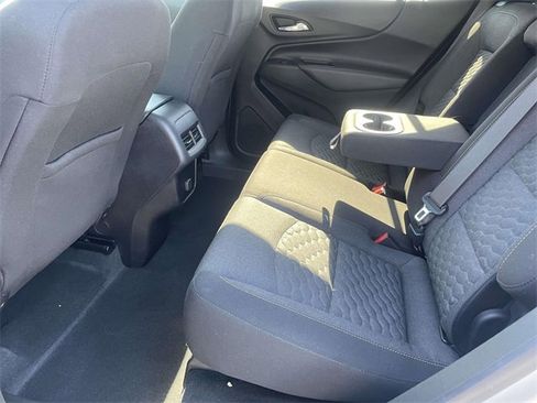 Used 2018 Chevrolet Equinox LT image 10