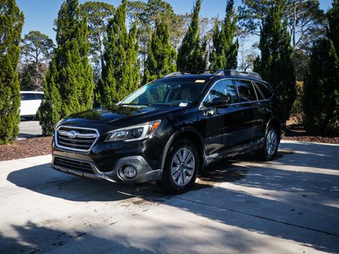 Used 2018 Subaru Outback 2.5i Premium image 5