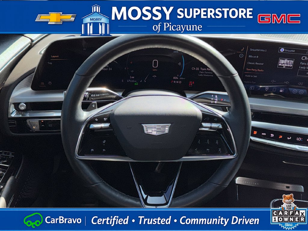 Certified 2025 Cadillac Lyriq Luxury AWD/4WD image 17