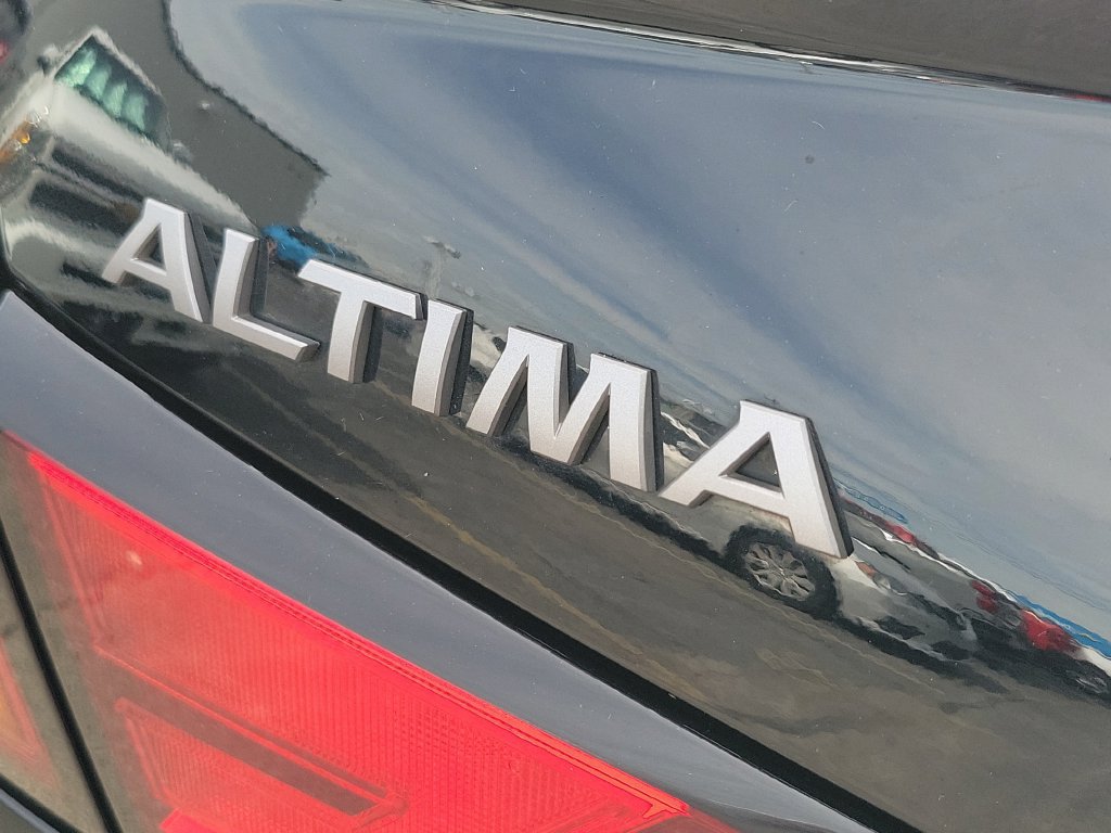 Used 2025 Nissan Altima 2.5 SV FWD image 8