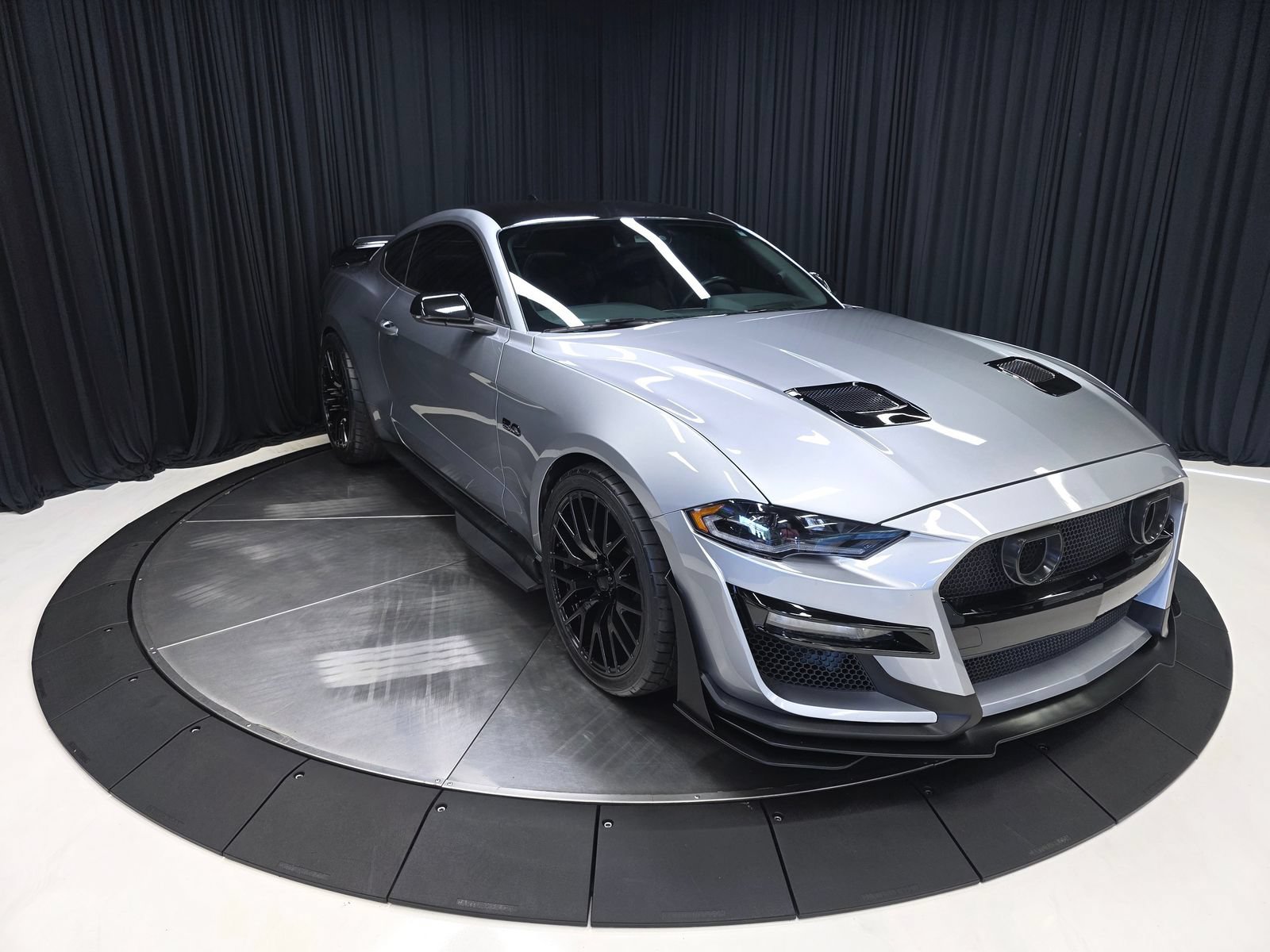 Used 2023 Ford Mustang GT Premium w/ Equipment Group 401A RWD image 8