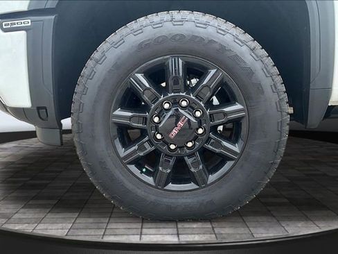 New 2025 GMC Sierra 2500 AT4 w/ AT4 Premium Plus Package AWD/4WD image 15