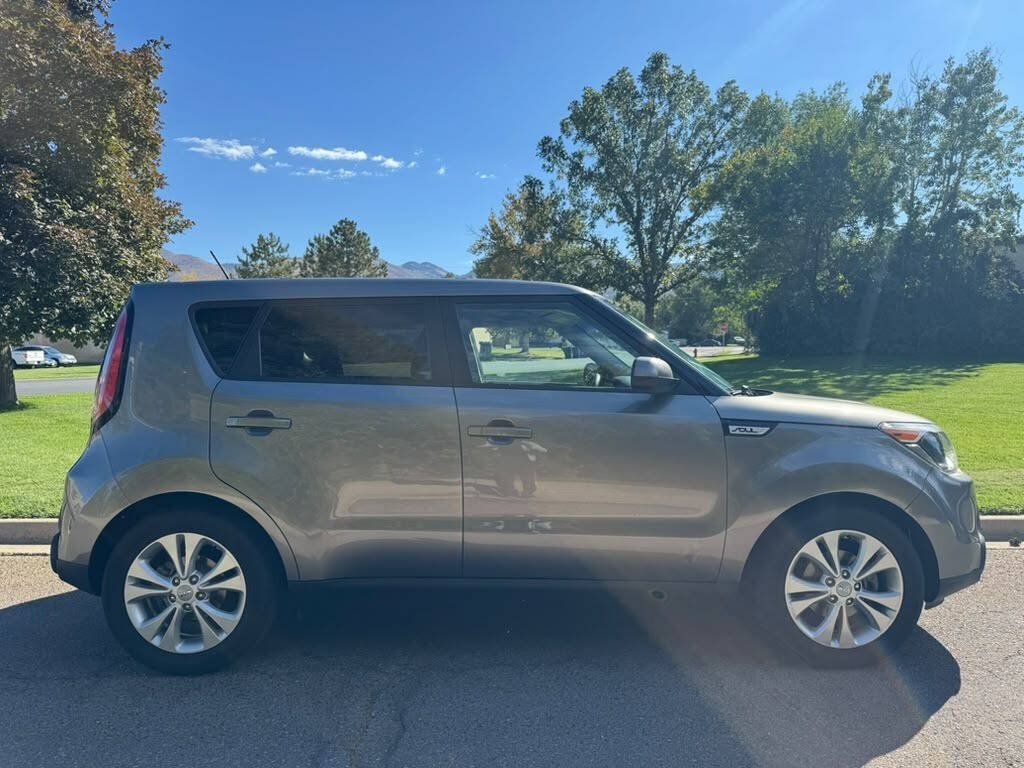 Used 2015 Kia Soul + FWD image 2