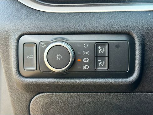 Used 2022 Ford Explorer XLT w/ Equipment Group 202A image 36