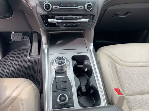 Used 2020 Ford Explorer Platinum w/ Premium Technology Package image 26