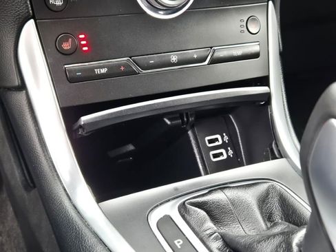 Used 2018 Ford Edge Titanium w/ Technology Package image 28