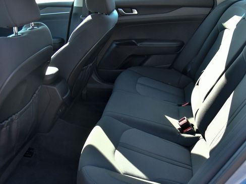 Used 2023 Kia K5 LXS image 32