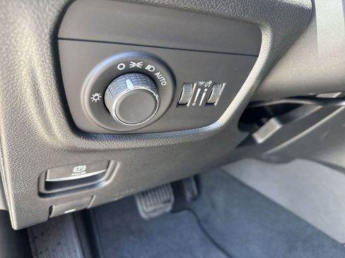 New 2025 Jeep Grand Cherokee Altitude image 15