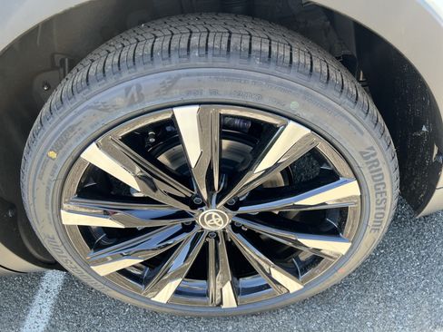 New 2026 Toyota Crown Platinum AWD/4WD image 7