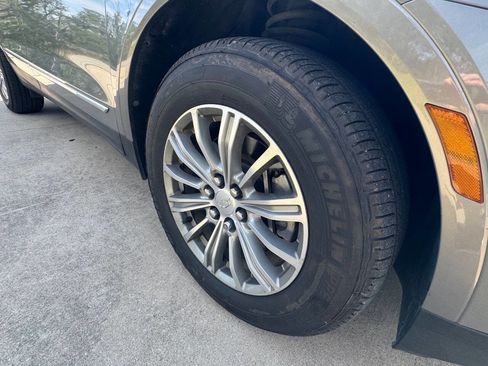 Used 2017 Cadillac XT5 Luxury w/ Driver Awareness Package FWD image 34