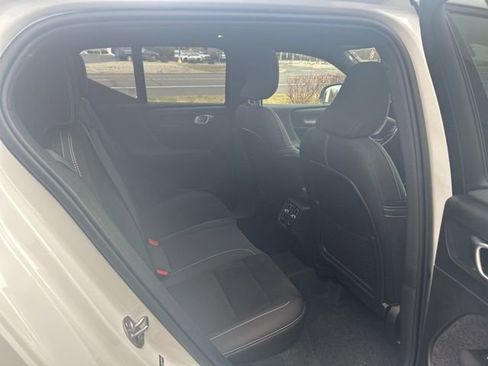 Certified 2025 Volvo XC40 B5 Plus AWD/4WD image 13