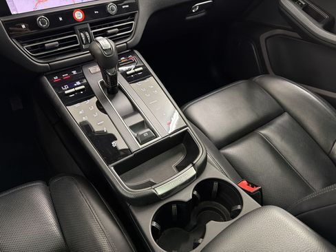 Certified 2024 Porsche Macan S AWD/4WD image 15