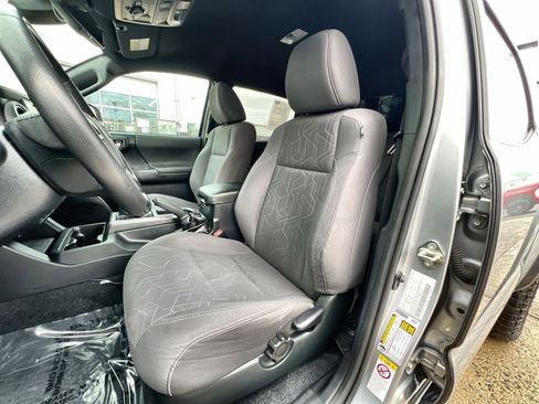 Used 2019 Toyota Tacoma TRD Off-Road image 13