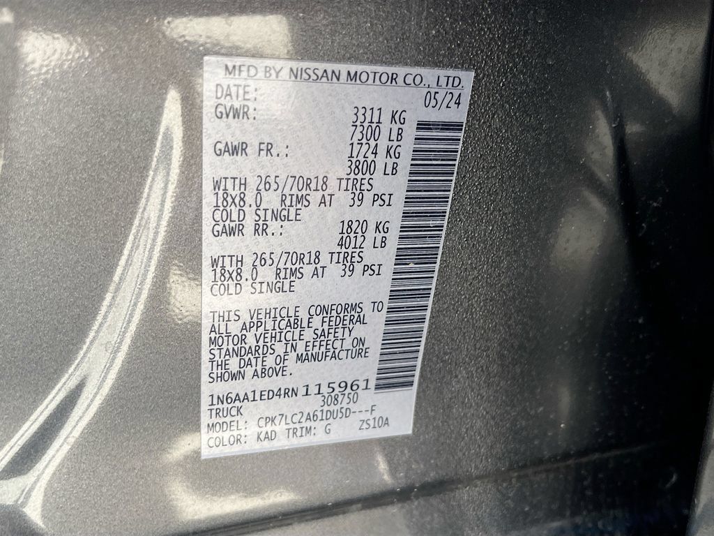 Used 2024 Nissan Titan SV w/ SV Convenience Package AWD/4WD image 32